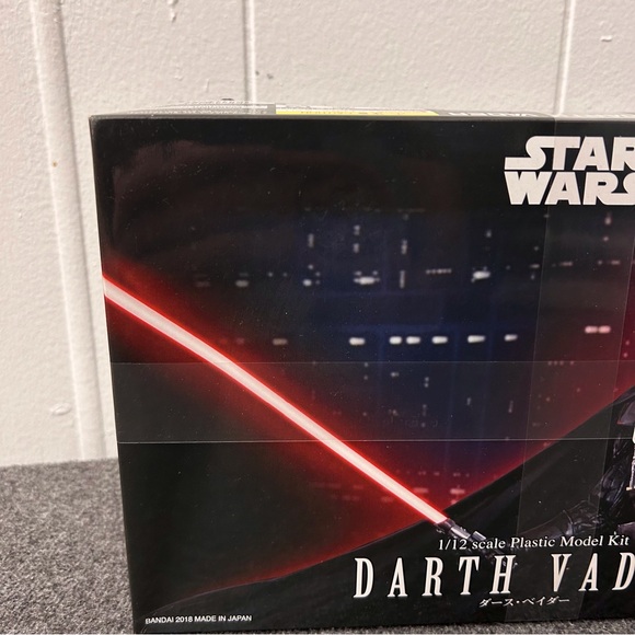 Bandai Star Wars Darth Vader 1/12 Scale Model Kit - Picture 10 of 10